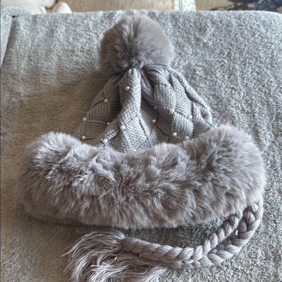 Cozy Gray Knit Hat with Faux Fur Trim - Picture 1 of 3